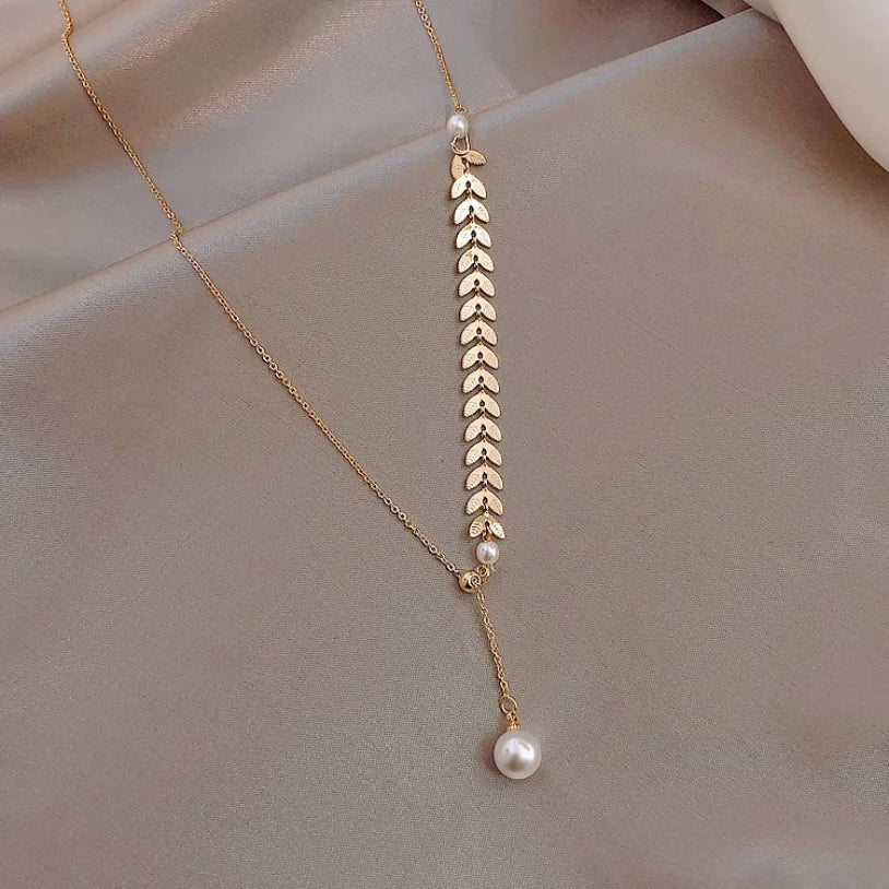 COLLIER NATURAL PEARL NECKLACE