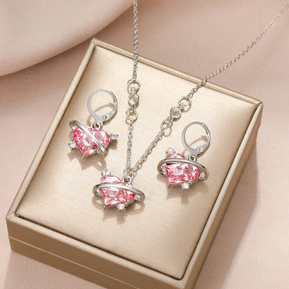 PINKY CRYSTAL HEART-SHAPED NECKLACE