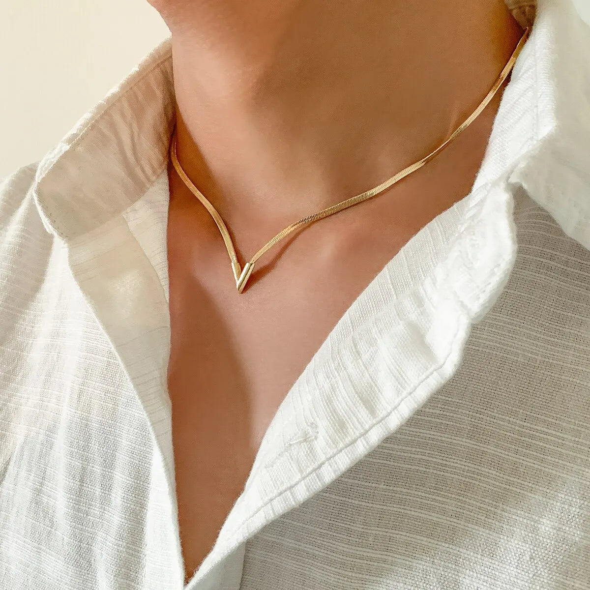 FLAT SNAKE CLAVICLE NECKLACE