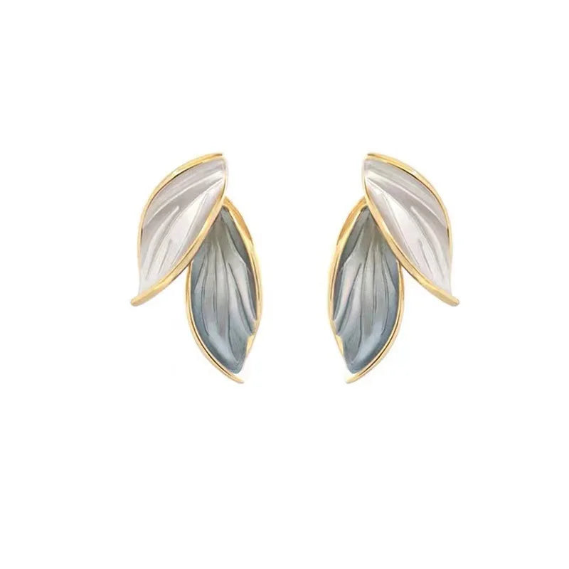 ARRIVAL LOVELY LEAF STUD EARRINGS